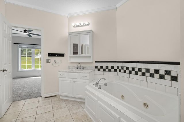 17896 Glasgow Way, Lakeville, MN 55044