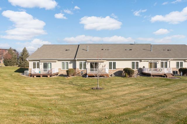 17896 Glasgow Way, Lakeville, MN 55044