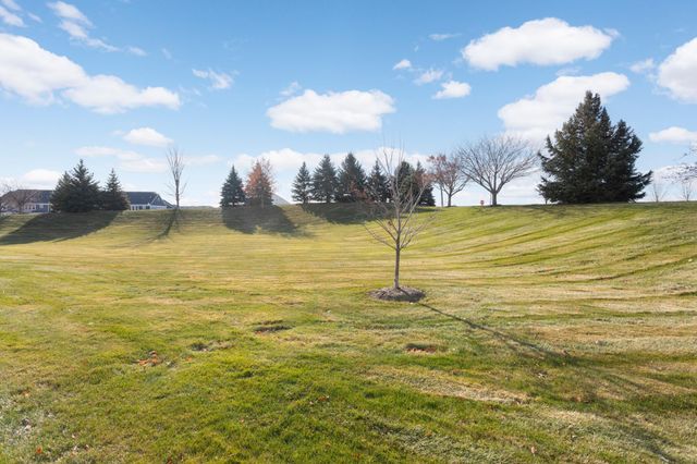 17896 Glasgow Way, Lakeville, MN 55044