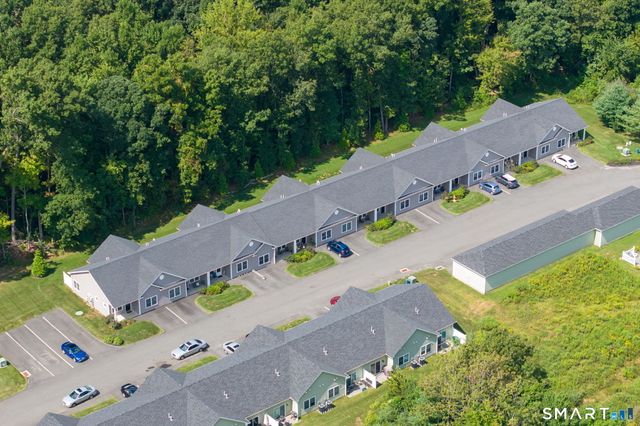 37 Hunters Lane 18, Southington, CT 06479