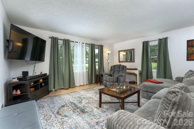 124 Oak Hill Road, Candler, NC 28715