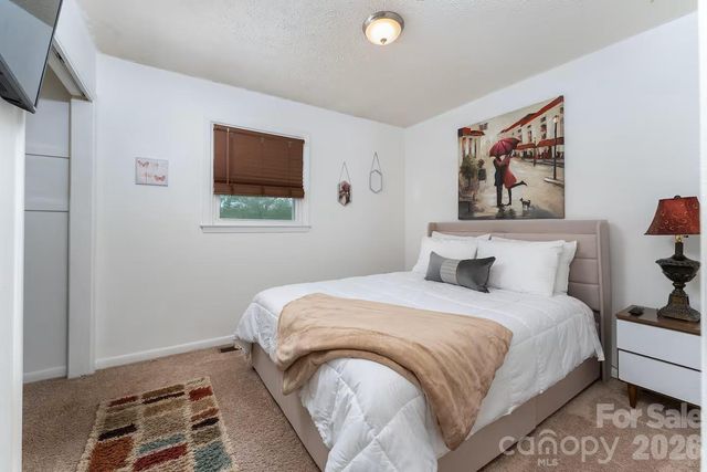 124 Oak Hill Road, Candler, NC 28715