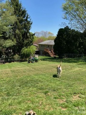 124 Oak Hill Road, Candler, NC 28715