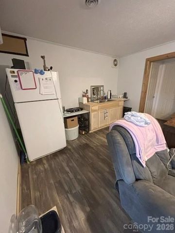 124 Oak Hill Road, Candler, NC 28715