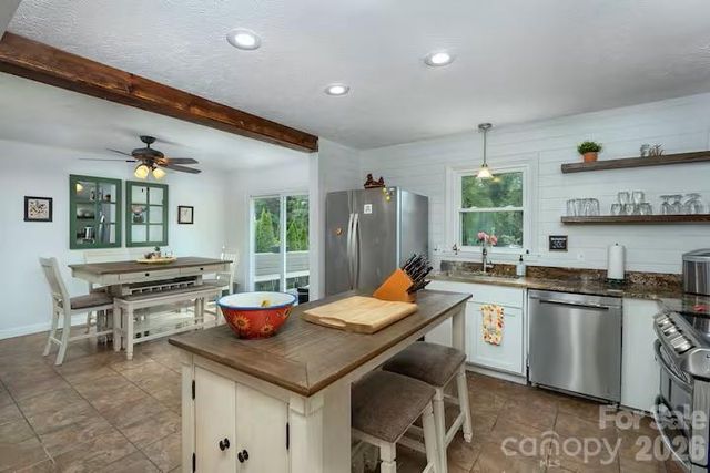 124 Oak Hill Road, Candler, NC 28715