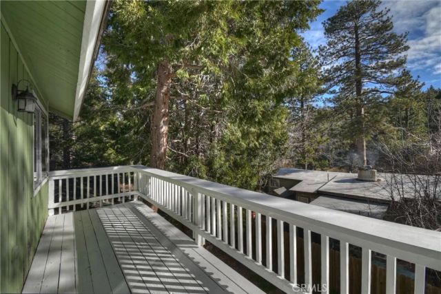 32142 Hunsaker Way, Running Springs, CA 92382