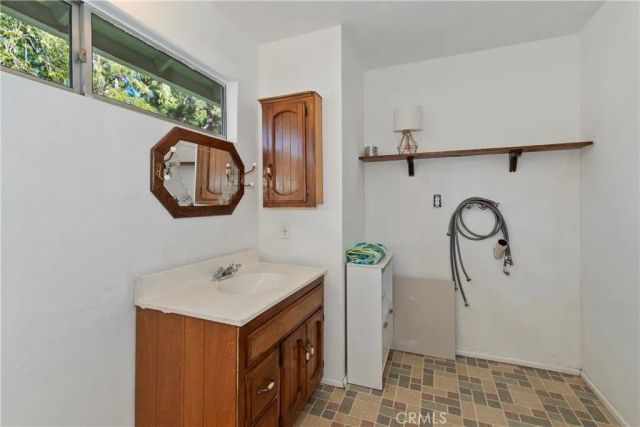 32142 Hunsaker Way, Running Springs, CA 92382