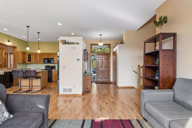 4947 Credit River Drive, Savage, MN 55378