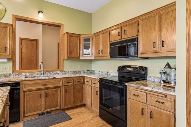 4947 Credit River Drive, Savage, MN 55378