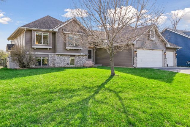 4947 Credit River Drive, Savage, MN 55378