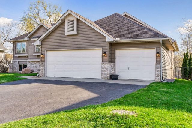 4947 Credit River Drive, Savage, MN 55378