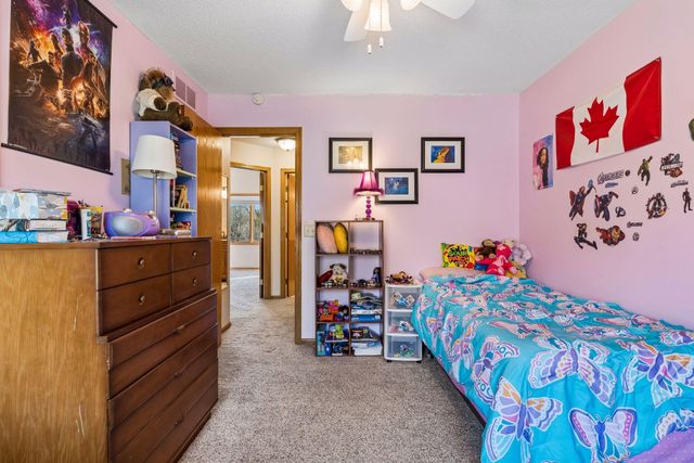 4947 Credit River Drive, Savage, MN 55378