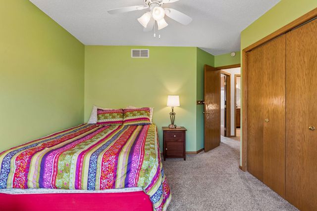 4947 Credit River Drive, Savage, MN 55378