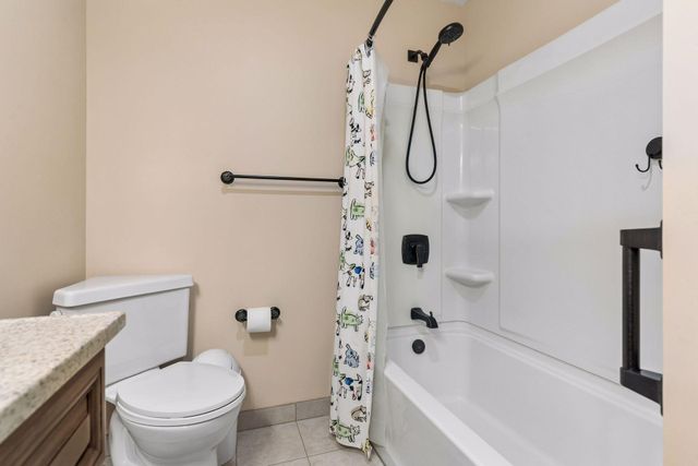 4947 Credit River Drive, Savage, MN 55378