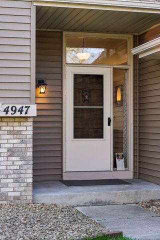 4947 Credit River Drive, Savage, MN 55378