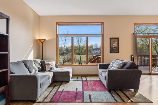 4947 Credit River Drive, Savage, MN 55378