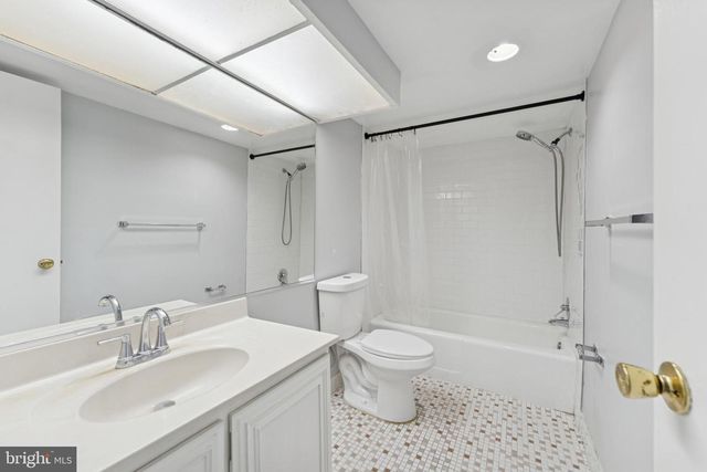 6100 WESTCHESTER PARK DR #520, College Park, MD 20740