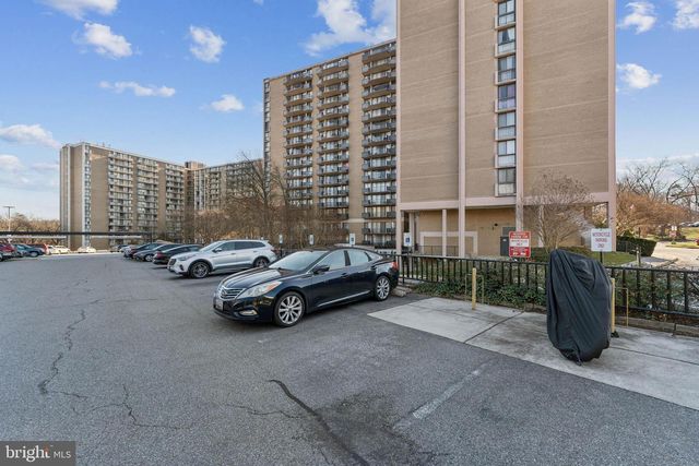 6100 WESTCHESTER PARK DR #520, College Park, MD 20740