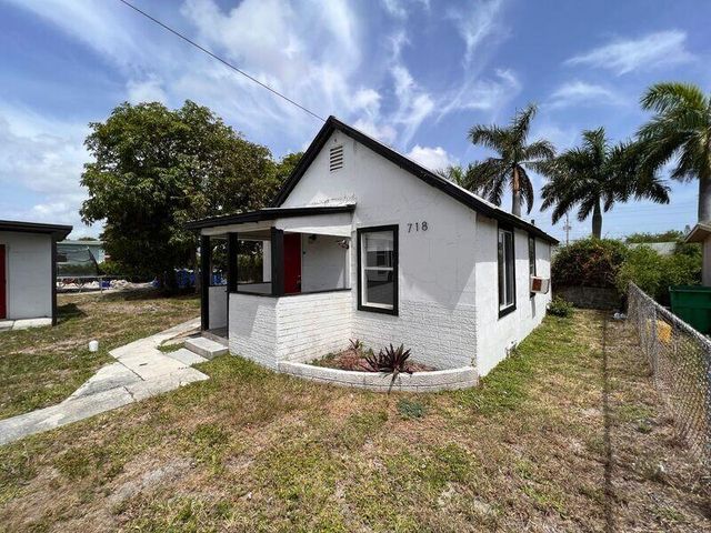 718 W 7th Street 2, Riviera Beach, FL 33404