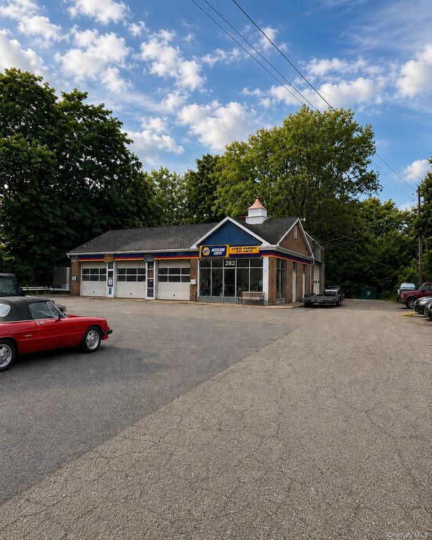 262 Quassaick Avenue, New Windsor, NY 12553 — exterior