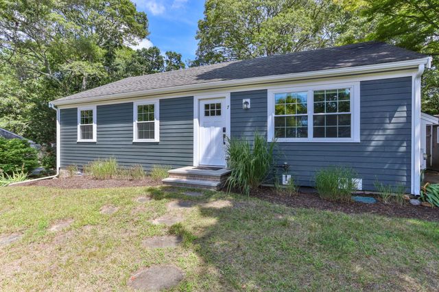 7 Elliot Way, Harwich, MA 02645