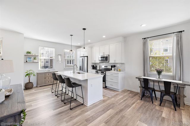445 Wright Street, Wixom, MI 48393