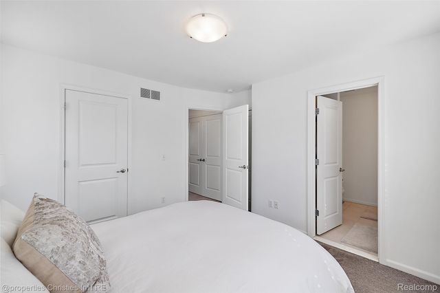 445 Wright Street, Wixom, MI 48393