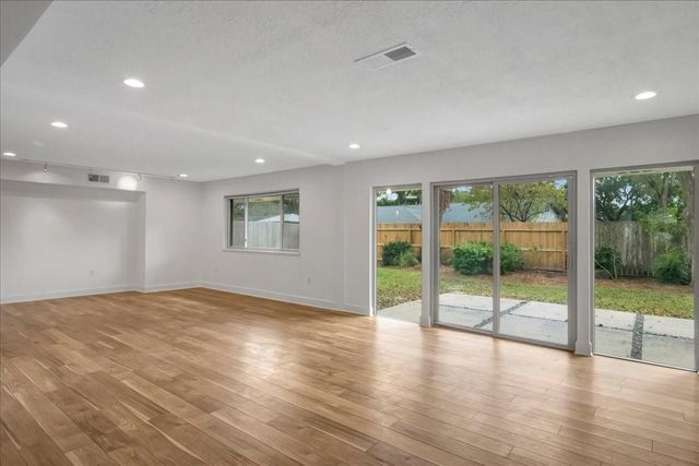 1614 Wavecrest Lane, Houston, TX 77062