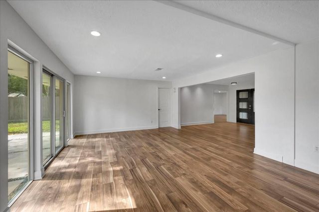 1614 Wavecrest Lane, Houston, TX 77062