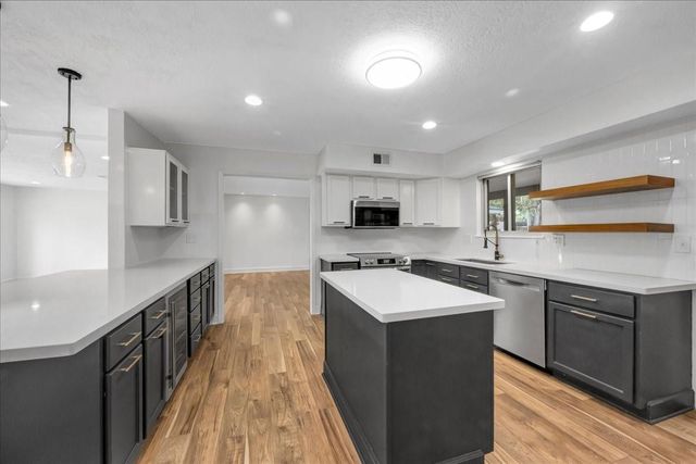 1614 Wavecrest Lane, Houston, TX 77062