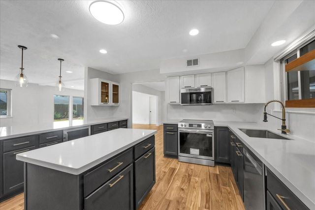 1614 Wavecrest Lane, Houston, TX 77062