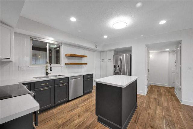 1614 Wavecrest Lane, Houston, TX 77062