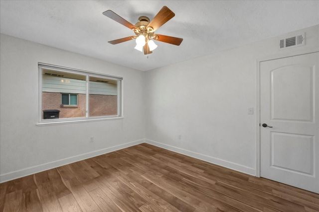 1614 Wavecrest Lane, Houston, TX 77062