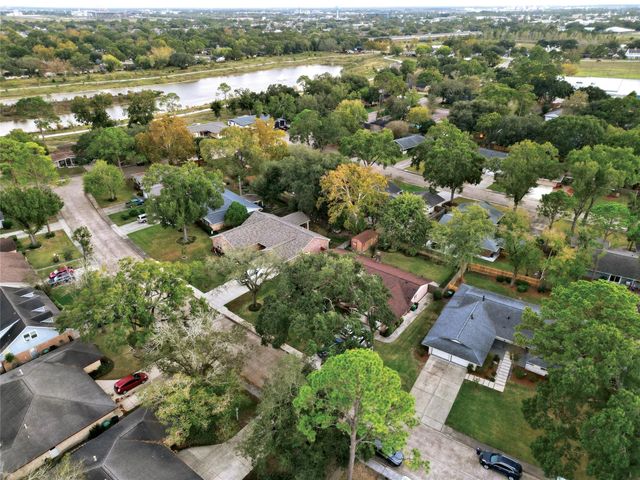 1614 Wavecrest Lane, Houston, TX 77062