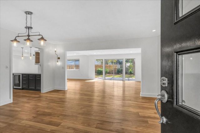 1614 Wavecrest Lane, Houston, TX 77062