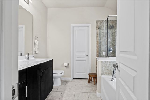 12004 Briaredge Street, Fort Worth, TX 76036