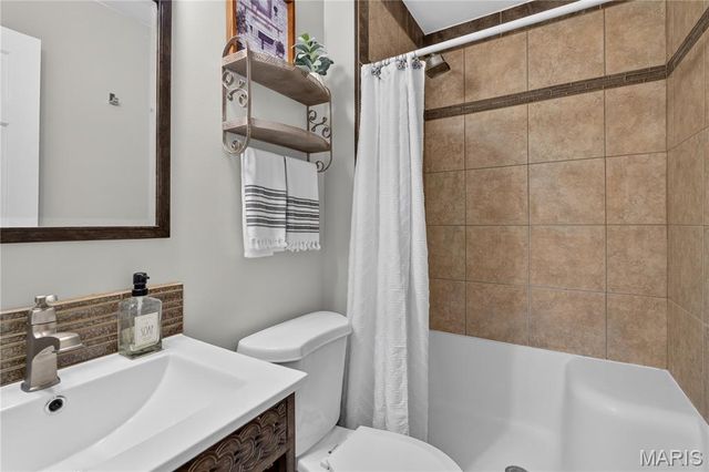 2521 Rain Forest Drive, Wildwood, MO 63011