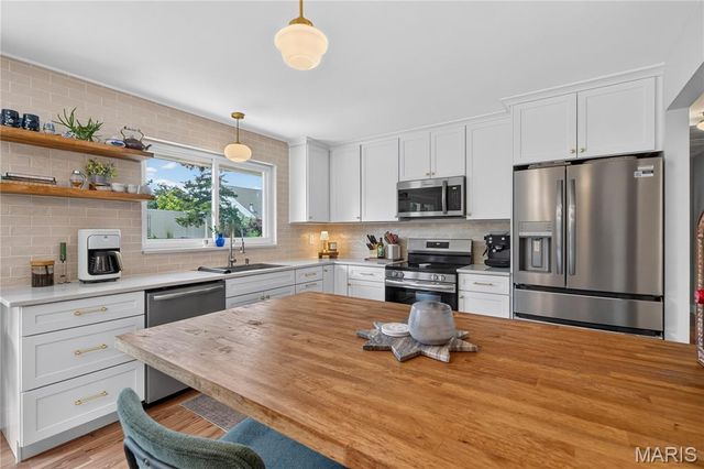 2521 Rain Forest Drive, Wildwood, MO 63011