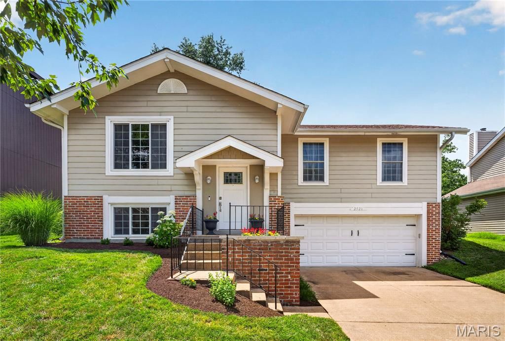 2521 Rain Forest Drive, Wildwood, MO 63011