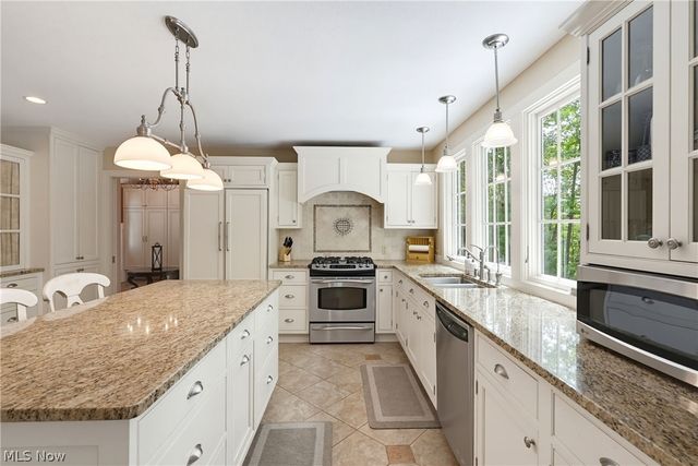 80 Mill Creek Lane, Moreland Hills, OH 44022