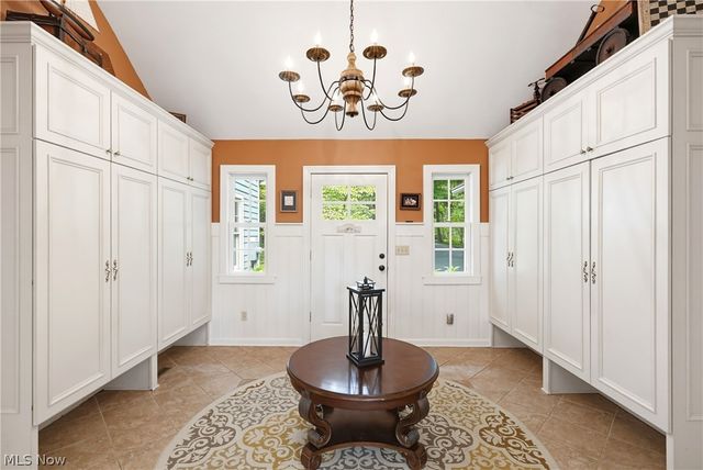 80 Mill Creek Lane, Moreland Hills, OH 44022