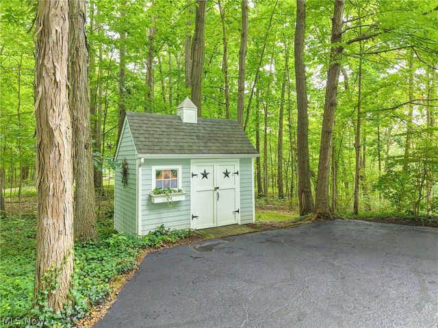 80 Mill Creek Lane, Moreland Hills, OH 44022