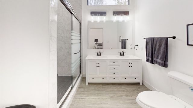 828 Indian Drive, Granbury, TX 76048