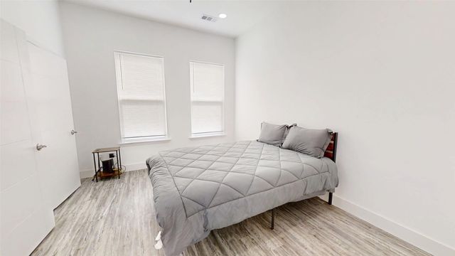 828 Indian Drive, Granbury, TX 76048