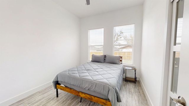 828 Indian Drive, Granbury, TX 76048