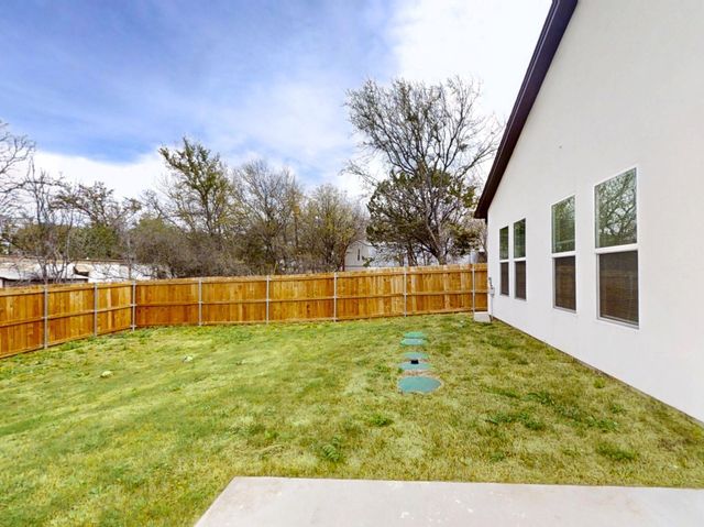 828 Indian Drive, Granbury, TX 76048