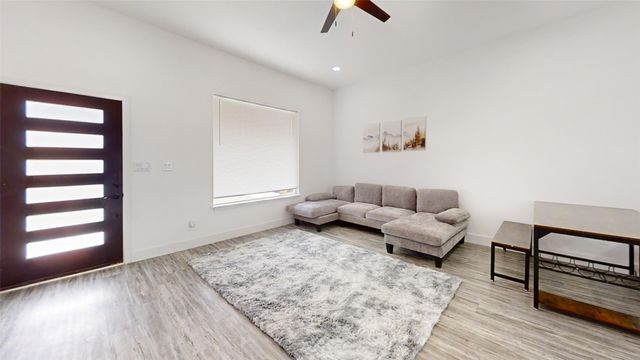 828 Indian Drive, Granbury, TX 76048