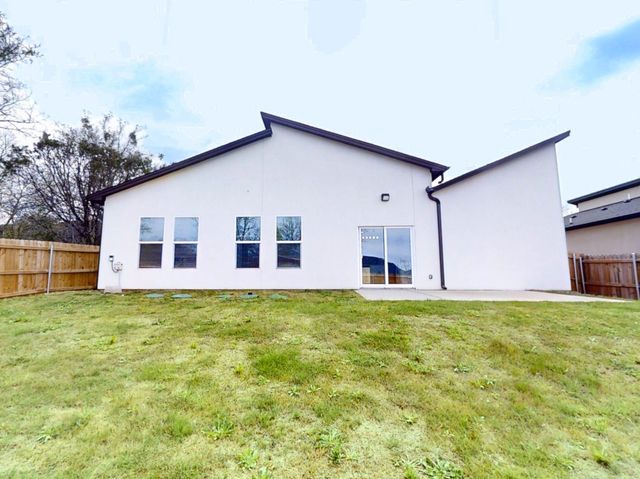 828 Indian Drive, Granbury, TX 76048