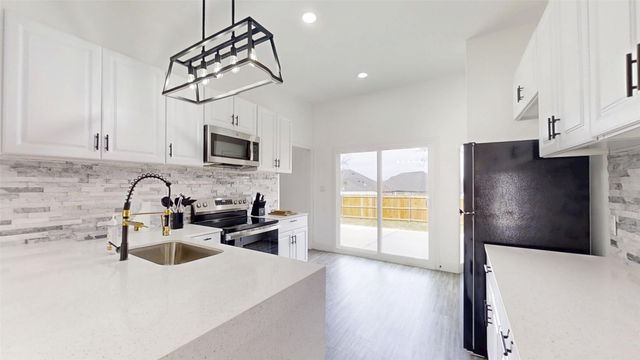 828 Indian Drive, Granbury, TX 76048