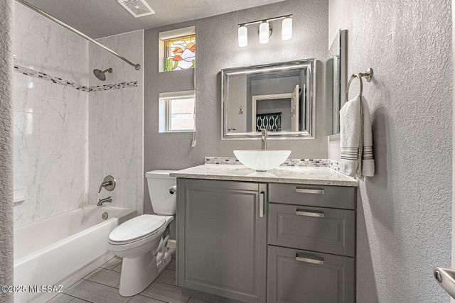 1358 N Sage Sparrow Road, Green Valley, AZ 85614